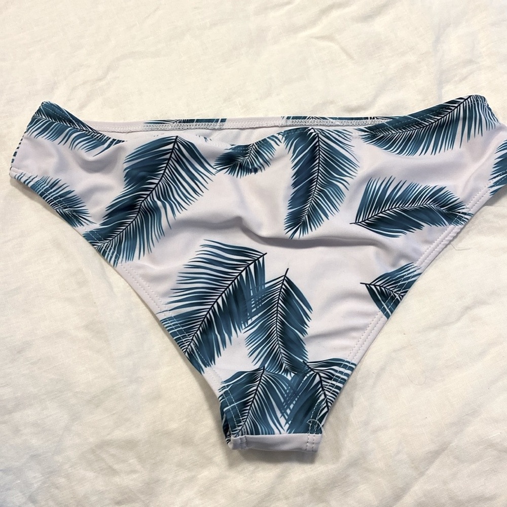 SHEIN bikini bottom. Excellent condition. White with spearmint green palm frans